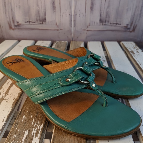 sofft flip flops